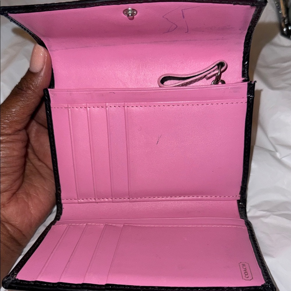 Coach Black Leather Trifold Wallet - Picture 2 of 9